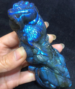 Alta calidad tallada mano natural labradorita piedra dragón con hermosa luz de flash - Product Image 1