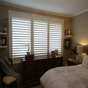Interno di casa finestra veneziana piantagione persiane con tende - Product Image 3