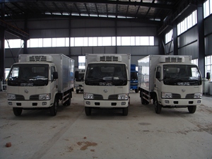 Camion frigorifique pour le transport de légumes frais, de crème glacée, camion frigorifique <span class=keywords><strong>à</strong></span> <span class=keywords><strong>vendre</strong></span> - Product Image 2