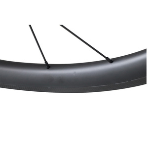 2021 cerchi per <span class=keywords><strong>bici</strong></span> <span class=keywords><strong>da</strong></span> strada cinesi super leggeri 440g 700C ruota per <span class=keywords><strong>bici</strong></span> tubeless con copertoncino in carbonio <span class=keywords><strong>da</strong></span> 40mm di larghezza - Product Image 3