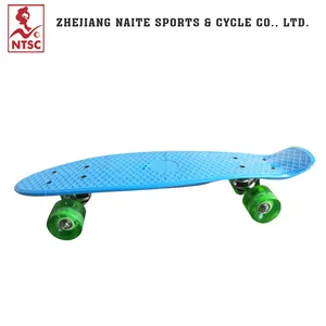 Heißer Verkauf Aluminium Halterung FÜHRTE Rad Kunststoff Skateboard