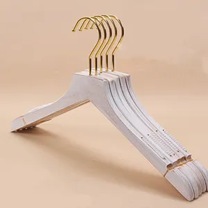 Yoxiang — crochet doré, cintre en bois bon marché, avec Logo imprimé personnalisé, vente en gros