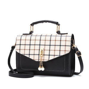 Commercio all'ingrosso di Modo delle donne <span class=keywords><strong>2021</strong></span> di Cuoio DELL'UNITÀ di elaborazione delle signore crossbody mini borse e borsa con perle - Product Image 1
