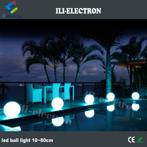 Village de vacances piscine Led Boule Flottante - Product Image 5