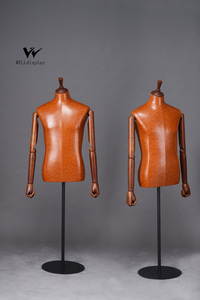 Nuevo Maniquí de Torso Masculino de Medio Cuerpo en Cuero PU - Product Image 2