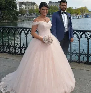 लक्जरी Tulle कपड़े जर्मनी दुल्हन के लिबास गेंद पजामा गुलाबी शादी की पोशाक