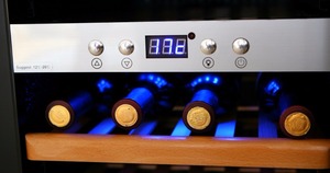 Compresseur de zone unique de haute qualité 137 bouteilles de <span class=keywords><strong>cave</strong></span> <span class=keywords><strong>à</strong></span> <span class=keywords><strong>vin</strong></span> pour restaurant - Product Image 2