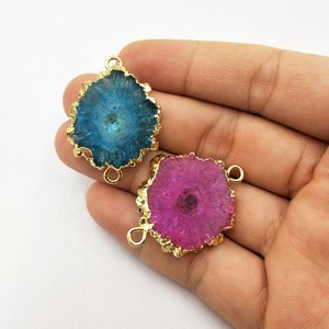 Cinese Pendenti Produttore Naturale Druzy Quarzo Clusters Pietra Agata Gemma <span class=keywords><strong>Geode</strong></span> Fette Pendenti per Monili Che Fanno