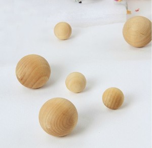Bolas de <span class=keywords><strong>Madera</strong></span> Sin Tratar de Alta Calidad al por Mayor, Bolas de <span class=keywords><strong>Madera</strong></span> a Granel, Bolas de <span class=keywords><strong>Madera</strong></span> para Regalos de <span class=keywords><strong>Navidad</strong></span> - Product Image 1