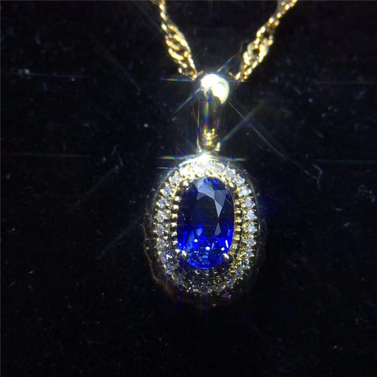 18k white gold 0.7ct sapphire pendant