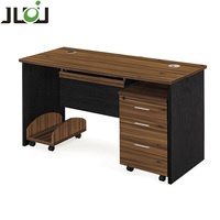 Bureau de travail moderne en bois à prix économique, style panneau, avec un design élégant