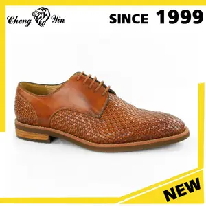 Moda hechos a mano de la armadura diseño del holgazán Lace Up de cuero genuino Outsole suave zapatos de vestir para hombre