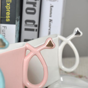 Zogift <span class=keywords><strong>Tazza</strong></span> in Ceramica Creativa <span class=keywords><strong>a</strong></span> <span class=keywords><strong>Forma</strong></span> <span class=keywords><strong>di</strong></span> <span class=keywords><strong>Cuore</strong></span> per Coppie 200ml Set <span class=keywords><strong>Tazza</strong></span> e Piattino per Tè Rosso Pomeridiano e Caffè - Product Image 6