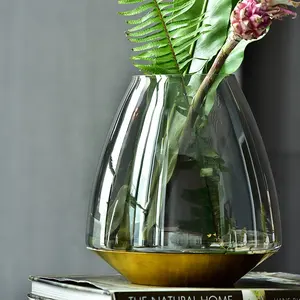 碧轩花瓶光学银灰色彩色玻璃插花花瓶乡村黄铜底部装饰餐桌摆件口音花瓶