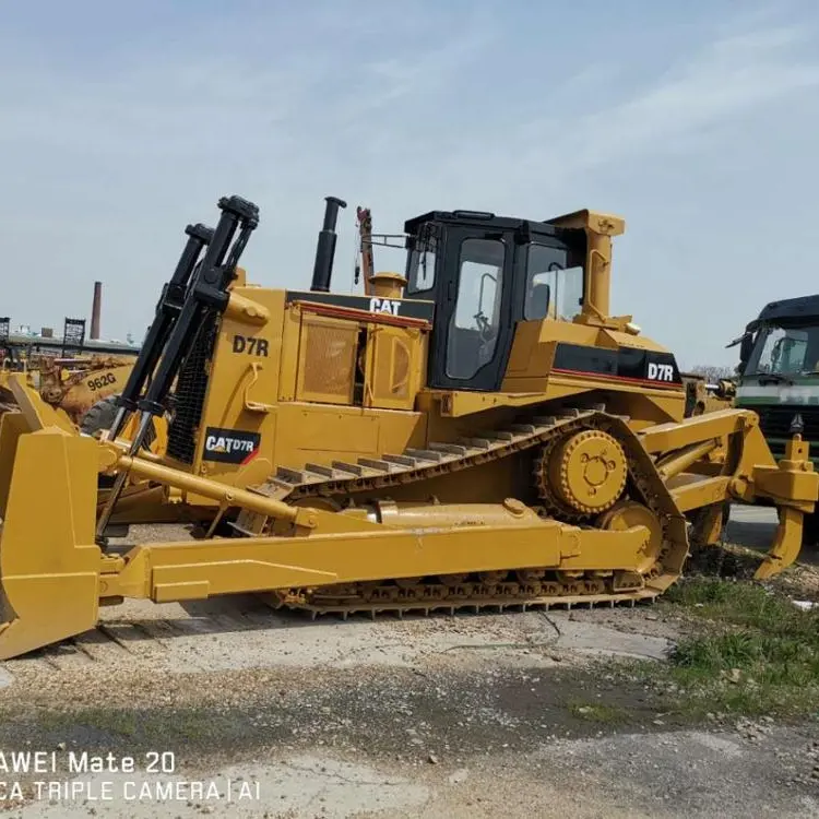 تستخدم بلدوزر CAT D7G/D6G D7R للبيع بحاله جيده