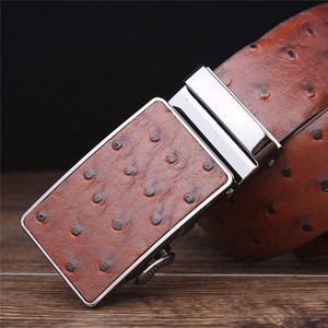 Cinturón de Cuero de Avestruz con Hebilla Automática de Aleación y Patrón Repujado para Hombre - Product Image 2