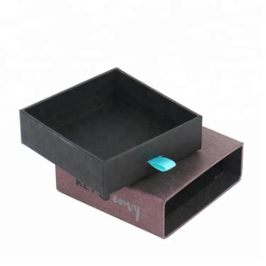 Boîte d'emballage de <span class=keywords><strong>bijoux</strong></span> rectangulaire personnalisée avec languette de tirage et logo - Product Image 5