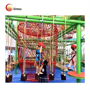 Crianças engraçado divertido parque de diversões corda equipamentos de curso corda ninja parque