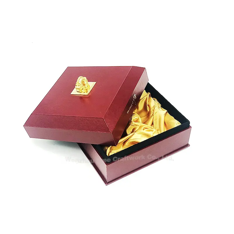 2019 wholesale Custom logo dragon luxury cosmetic packaging paper gift box