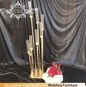 Alto sottile 8 tubo di ferro d'oro <span class=keywords><strong>portacandele</strong></span> con vetro tazze per nozze e decorazioni per eventi fatti a mano per le occasioni