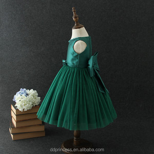 2024 nouveaux modèles <span class=keywords><strong>de</strong></span> robes <span class=keywords><strong>de</strong></span> <span class=keywords><strong>cocktail</strong></span> en satin élégantes au genou pour enfants fil vert 2-10 ans filles robes d'été en coton - Product Image 2