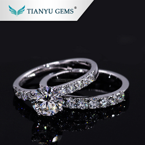 14 K/18 k Blanco/oro amarillo 1 Carat Forever one def VVS diamante sintético moissanite compromiso precio del anillo - Product Image 2