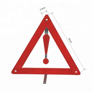 Предупреждающий знак треугольников для дорожной безопасности грузовика