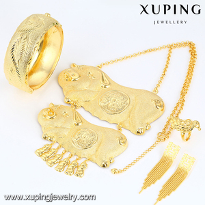 Xuping dubai 24K color oro estilo <span class=keywords><strong>inimitable</strong></span> y único brazalete, anillo aretes y collar set de joyas para mujeres - Product Image 2