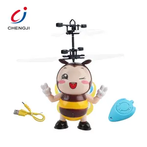 Hot sale plastic mini rc induction insect battery operated kids flying bee toy