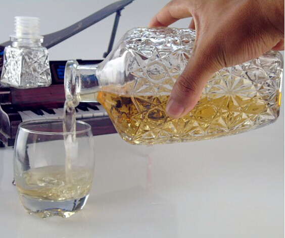Diamond Whiskey Decanter 250/450/800/ 1000ml Glass Liquor Decanter - Rum, Bourbon, Vodka, Tequila or Mouthwash Decanter