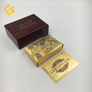 Los Emiratos Árabes Unidos en el diseño de billetes de banco de oro jugando a las cartas con caja de regalo negro - Product Image 4