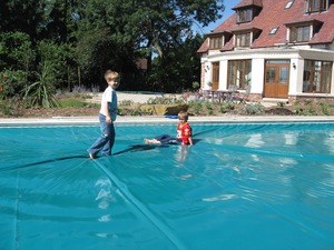 Approvisionnement d'usine personnalisé <span class=keywords><strong>PVC</strong></span> couverture de piscine automatique - Product Image 6