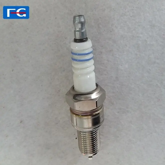 Chinese spark plug factory wholesale car spark plug WR7DC W7DC W7DTC FR7DC+8 Auto spark plug in enine parts