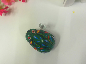 Giocattolo Vintage di Alta Qualità per Bambini, Rana Saltellante a Carica Meccanica in Latta - Product Image 3