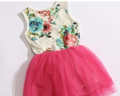 กระโปรงบานสีแดง