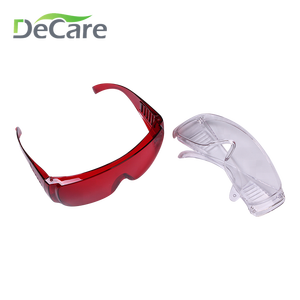 نظارات أمان بلاستيكية للحماية أثناء العلاج بالضوء في طب الأسنان - Product Image 3