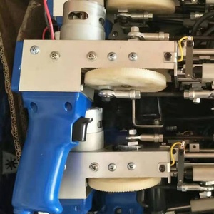 Tapis texturé <span class=keywords><strong>à</strong></span> la main, <span class=keywords><strong>pistolet</strong></span> électrique torsadé, haut de gamme, fabriqué <span class=keywords><strong>à</strong></span> la main, chinois - Product Image 3