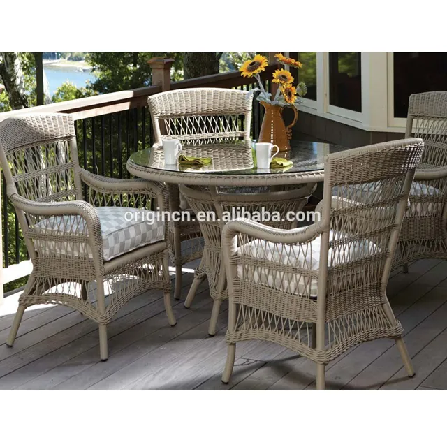 4 kişilik romantik İtalyan tarzı Rattan veranda mobilya yemek seti antika tabanlı masa Rattan koltuk
