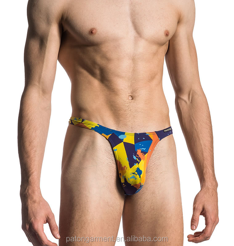 Hombres modelando tangas deals