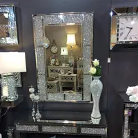 Прямоугольное изящное настенное зеркало с рамкой и измельченными бриллиантами