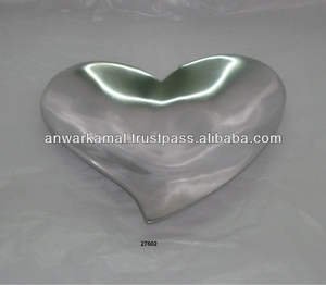 Plaque en aluminium en forme de coeur la plus demandée pour servir des aliments et des fruits secs - Product Image 2