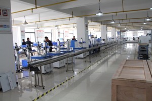 Grabador láser de la máquina de la marca del <span class=keywords><strong>laser</strong></span> de la venta caliente para las llaves de plástico tubo del PVC - Product Image 4