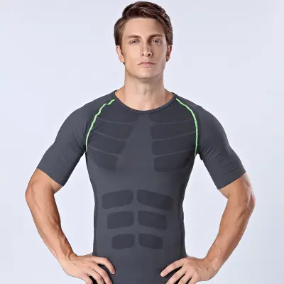 Nuovo modello di abbigliamento sportivo per il fitness allenamento degli uomini manica corta t shirt