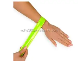 Gelang Slap Visibilitas Tinggi Pita Reflektif Slap Wrap Snap On Arm EN17353