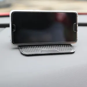 신제품 아이디어 2021 자동차 미끄럼 방지 매트 패드 홀더 접착 매트 휴대 전화 전자 장치