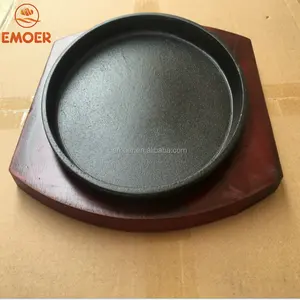 Piastra di bistecca rotonda <span class=keywords><strong>in</strong></span> <span class=keywords><strong>ghisa</strong></span> piatto di metallo ecologico con motivo inciso per feste a casa ristorante pranzo e cibo che serve - Product Image 1