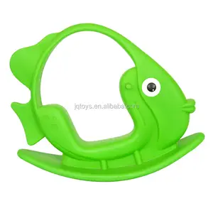 Caballo mecedora de peces de plástico para interiores, juguete popular para niños, para uso en jardín de infantes