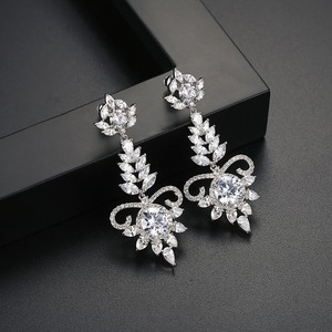 LUOTEEMI Splendido 3A Sereno Zircon di Goccia di Lusso Marquise Fiori <span class=keywords><strong>Lampadario</strong></span> <span class=keywords><strong>Lungo</strong></span> Ciondola Gli Orecchini Da Sposa Da Sposa Bijoux Brincos - Product Image 4