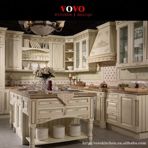 ตู้ครัวไม้เนื้อแข็งคลาสสิกสีขาวโบราณพร้อมสัมผัสทองหรูหรา - Product Image 2