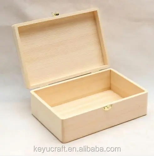 Необработанная дешевая простая деревянная коробка